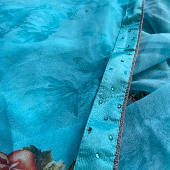 Beautiful brand new blue floral saree satin border - Picture 2 of 3